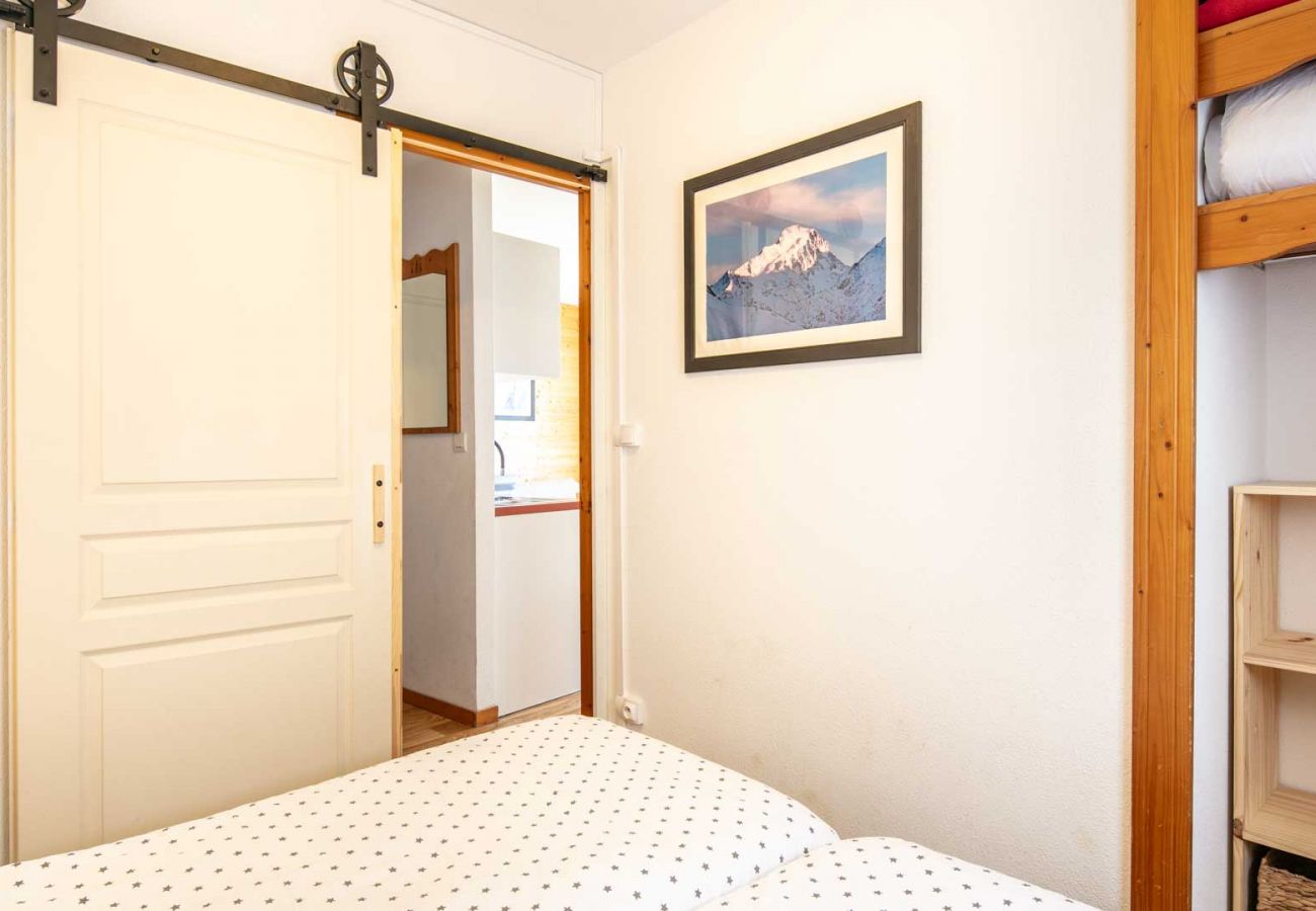 Apartment in Chamrousse - Bright Apt 6 ppl, spacious terrace