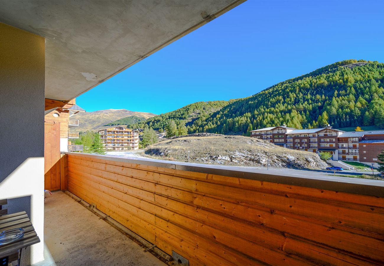 Apartment in Allos - Apt 4/6 ppl near the ski runs, mountain view