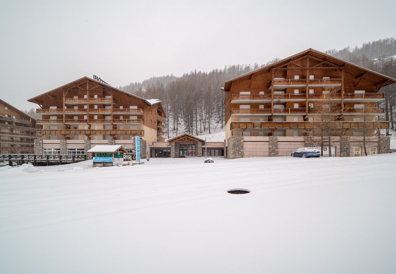 Apartment in Allos - Appartement cosy 6 pers à la Foux d'Allos