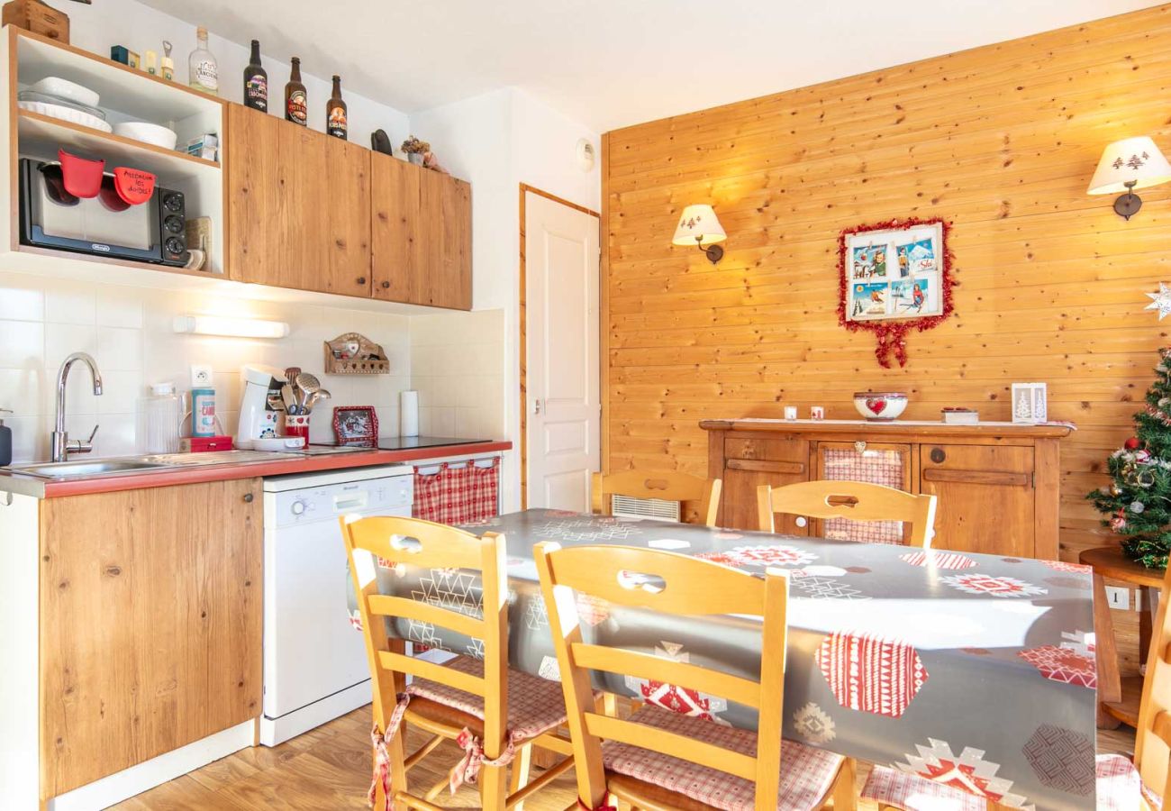 Apartment in Chamrousse - Apt 5 ppl near the ski runs