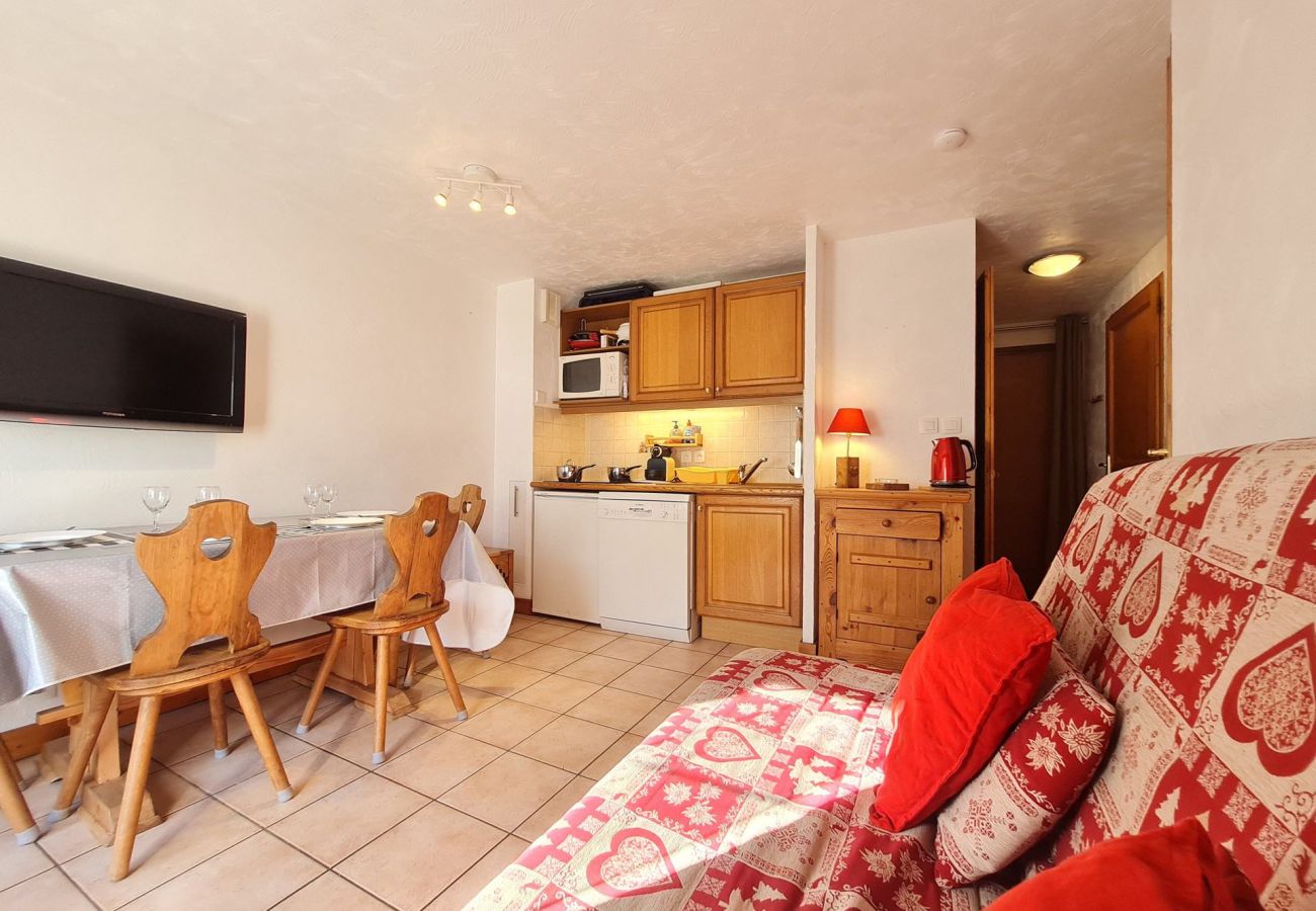 Apartment in Les Deux Alpes - Appt with terrace and mountain view with a small garden, 4 ppl, close to the ski slopes