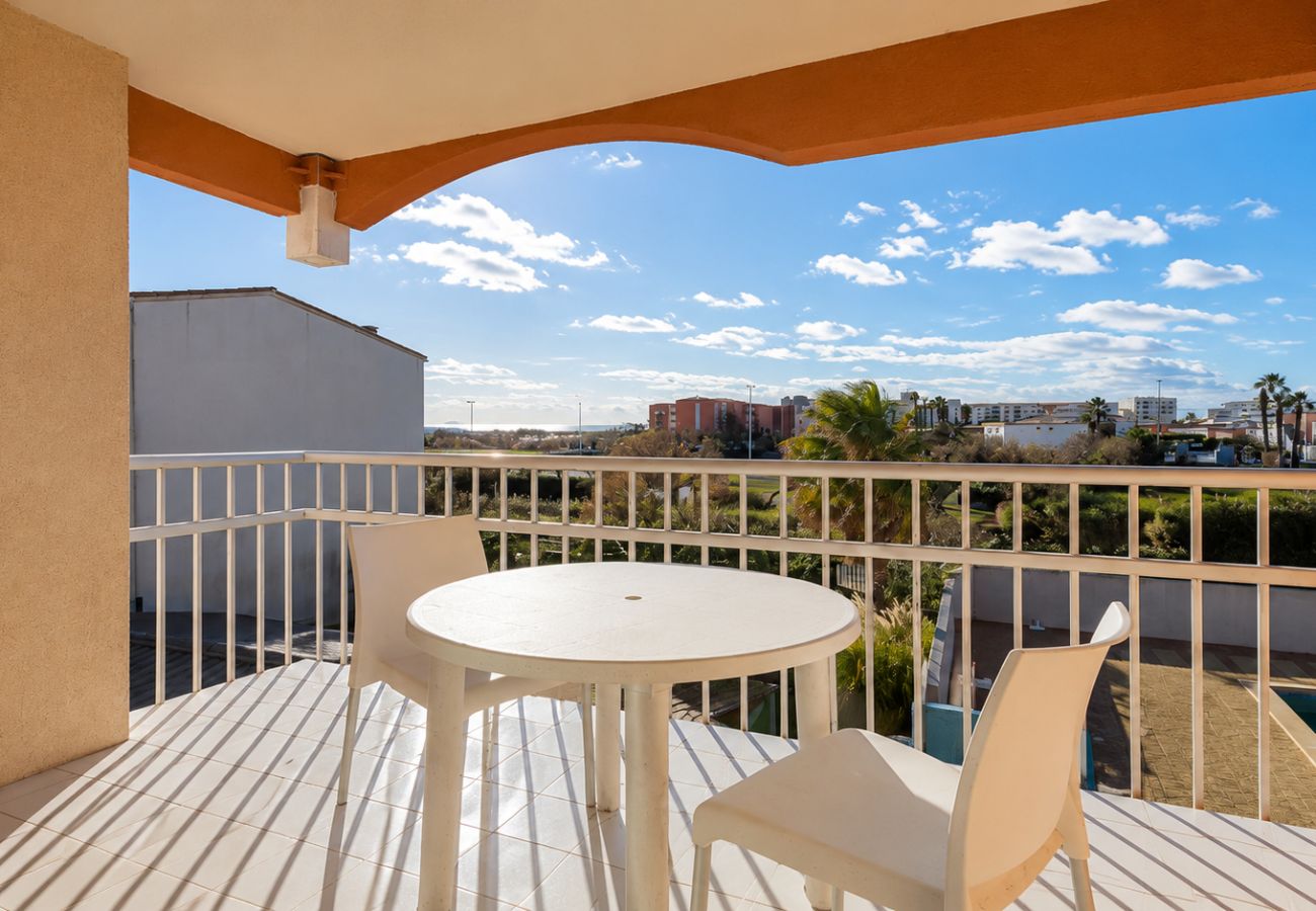 Apartment in Agde - Apartment with a balcony, 300 meters from the beach