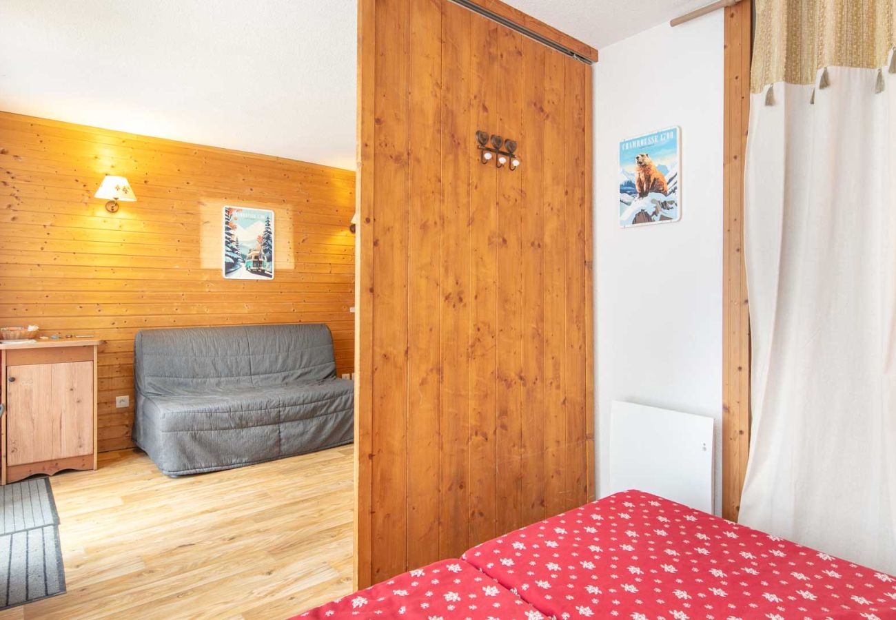 Apartment in Chamrousse - Large 6-person studio near the slopes