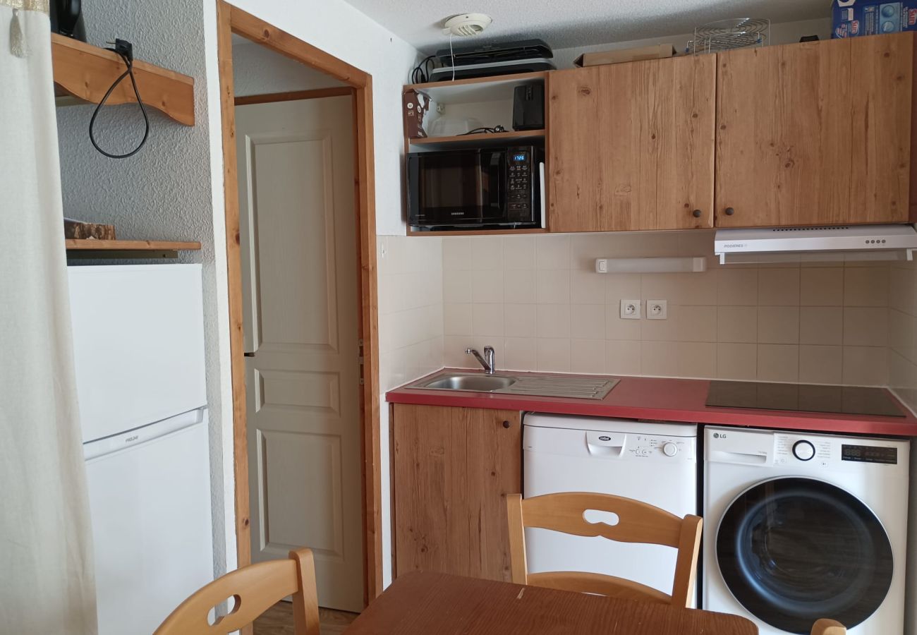 Apartment in Chamrousse - Large 6-person studio near the slopes