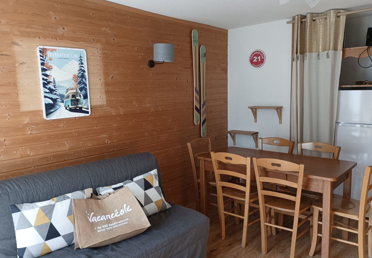 Apartment in Chamrousse - Large 6-person studio near the slopes