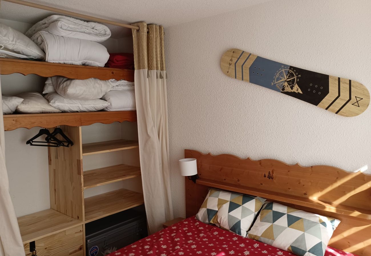 Apartment in Chamrousse - Large 6-person studio near the slopes