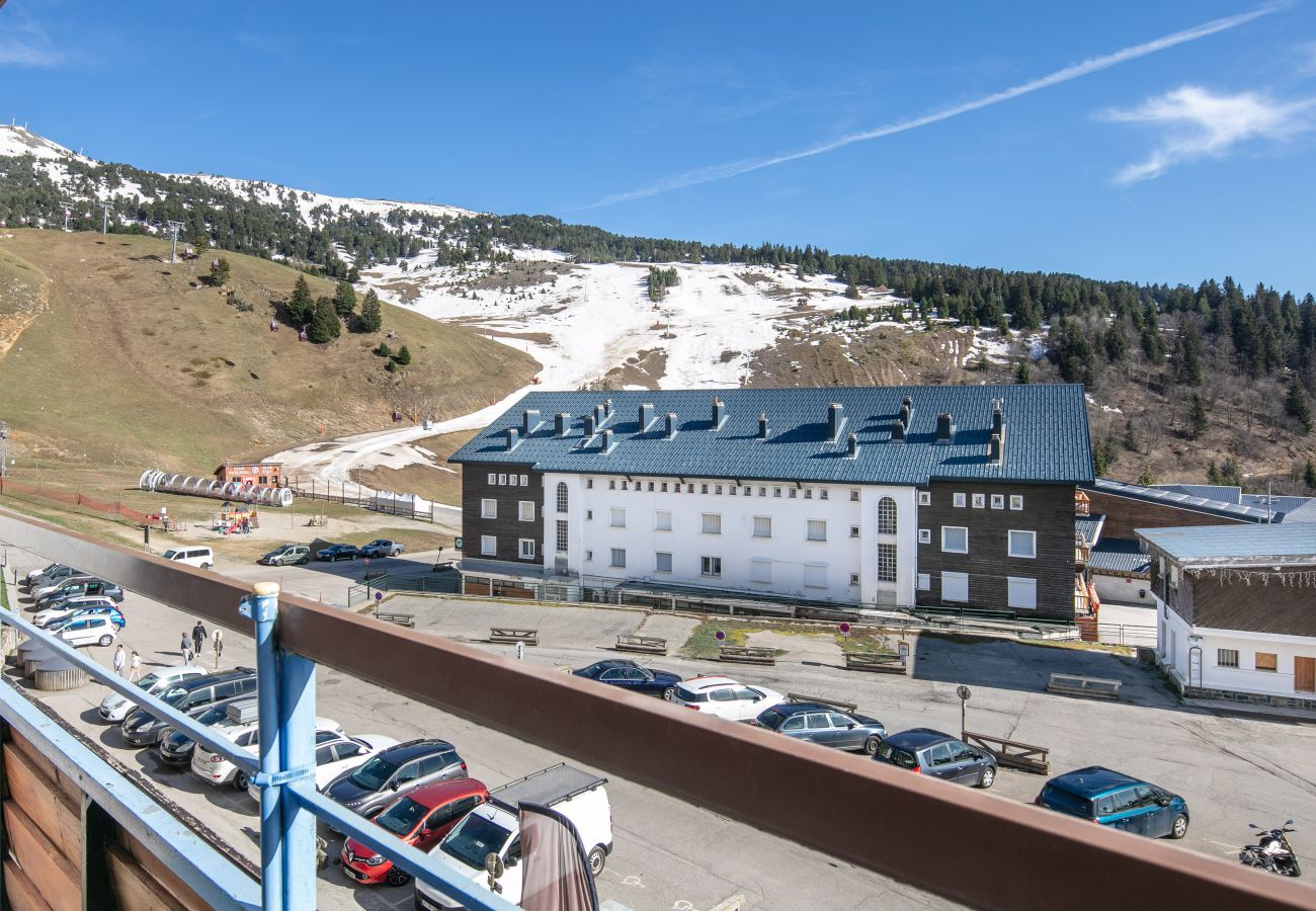 Apartment in Chamrousse - Perfect location at the foot of the slopes - Appt 4 pers