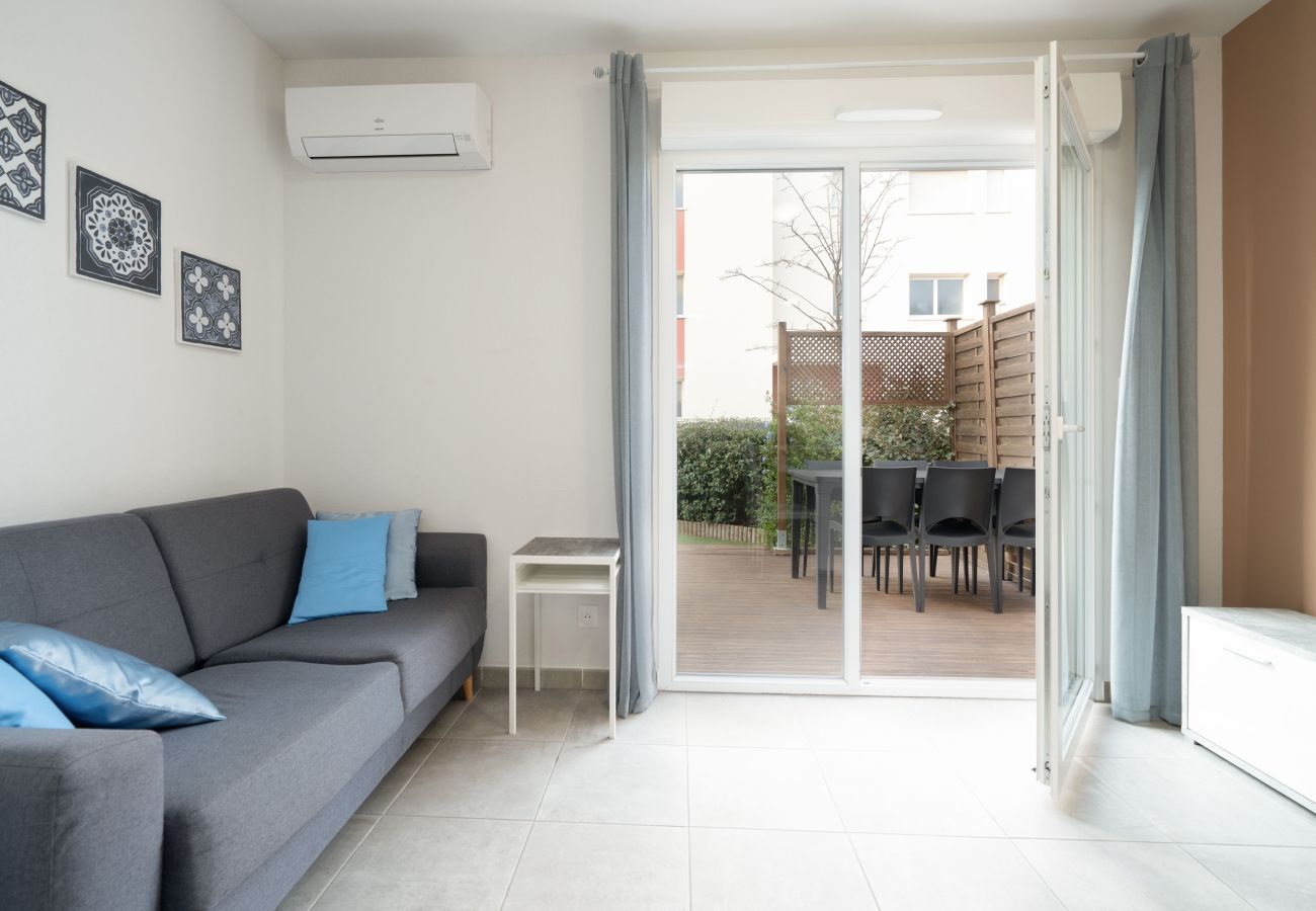 Villa in Sérignan - Air-conditioned villa for 6 with garden