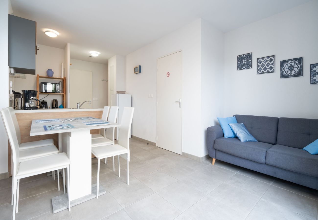 Villa in Sérignan - Air-conditioned villa for 6 with garden