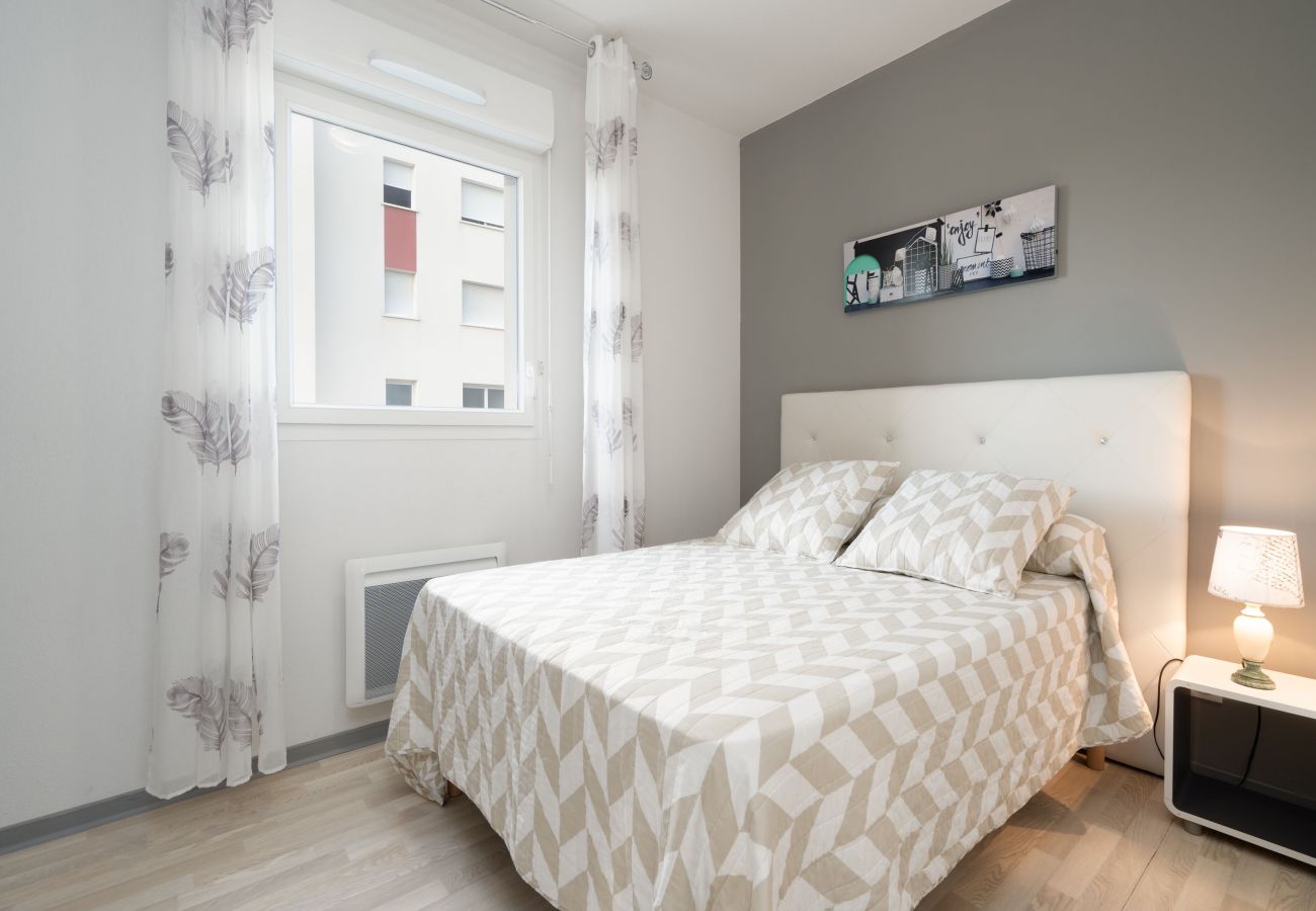 Villa in Sérignan - Air-conditioned villa for 6 with garden