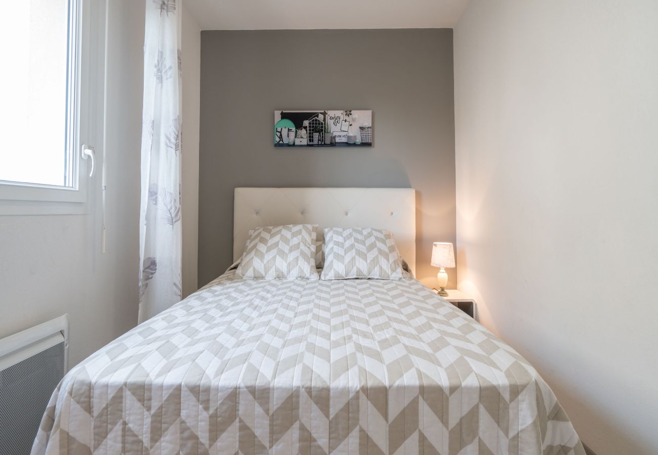 Villa in Sérignan - Air-conditioned villa for 6 with garden