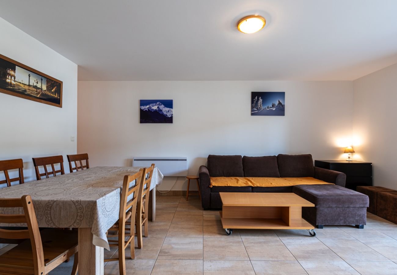 Apartment in Morillon - Beautiful ski in ski out apartment for 8 people