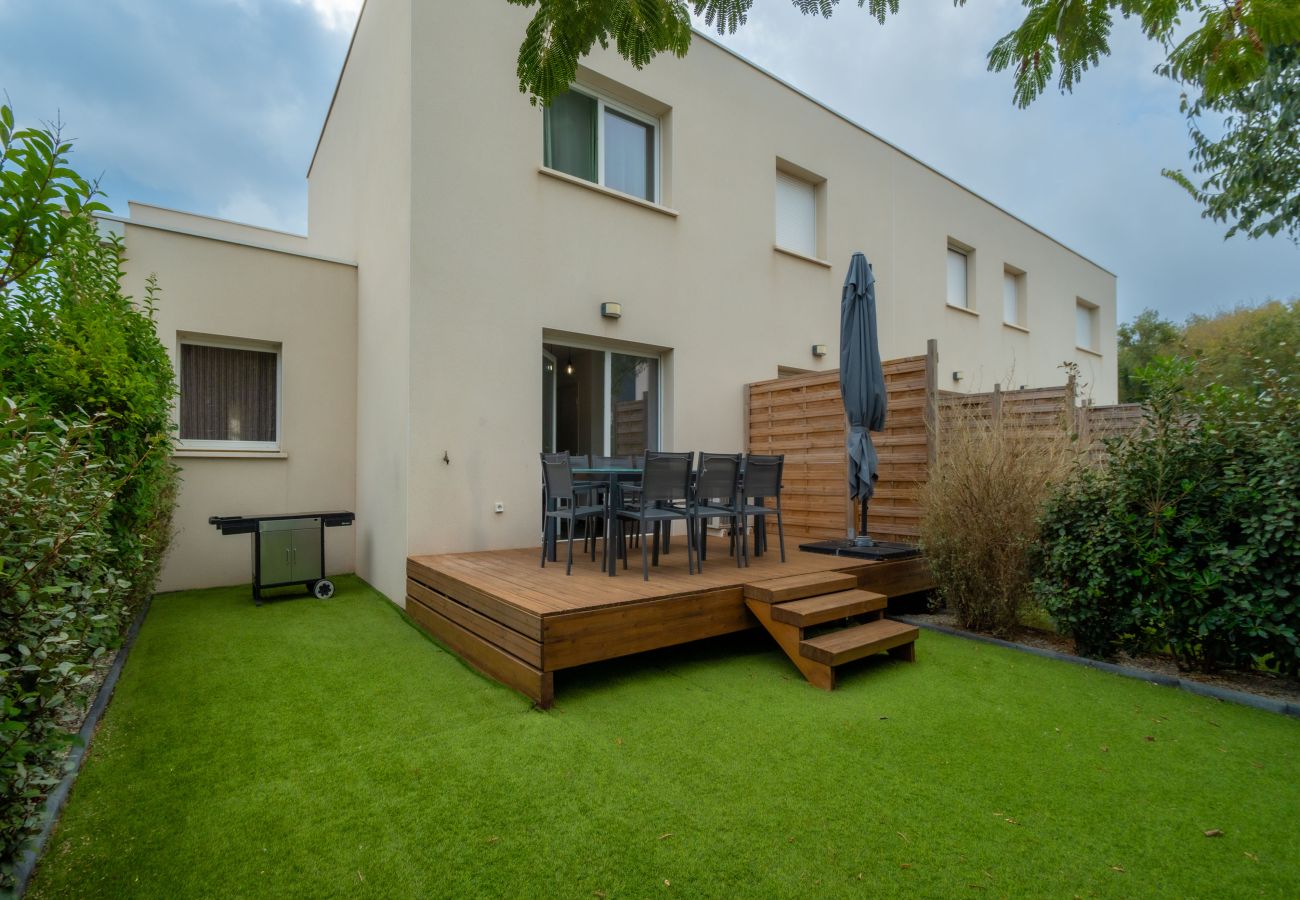Villa in Sérignan - Bright villa 9 ppl, garden, close to the sea