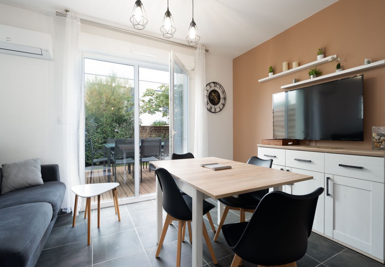 Villa in Sérignan - Bright villa 9 ppl, garden, close to the sea