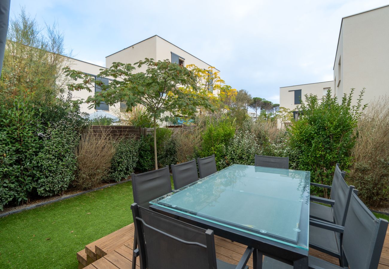 Villa in Sérignan - Bright villa 9 ppl, garden, close to the sea