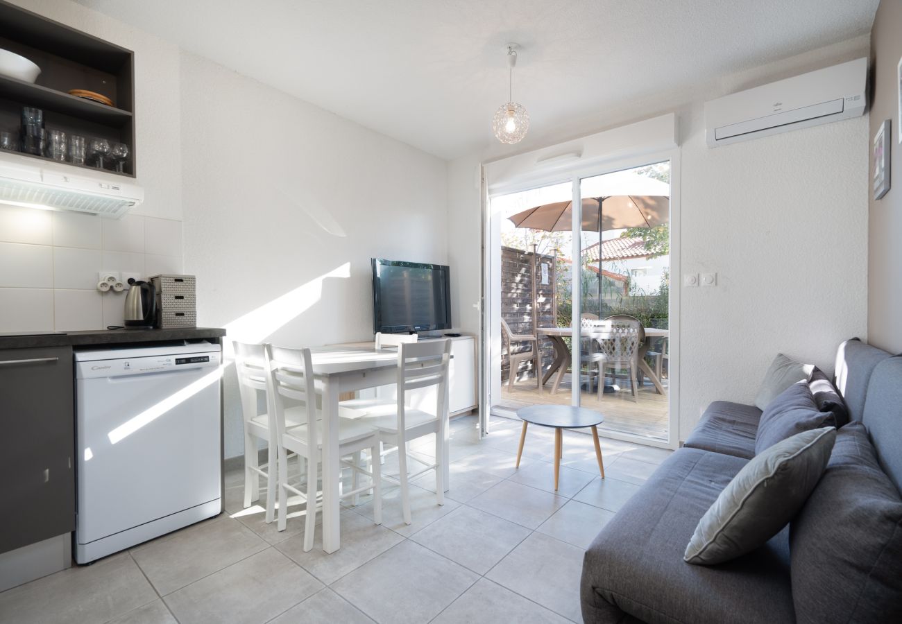 Villa in Sérignan - Bright villa 4 ppl, garden, close to the sea