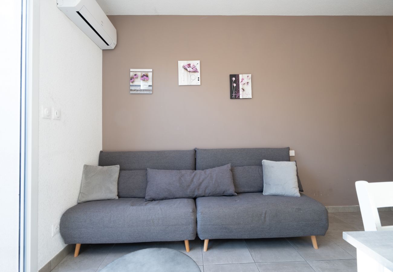 Villa in Sérignan - Bright villa 4 ppl, garden, close to the sea