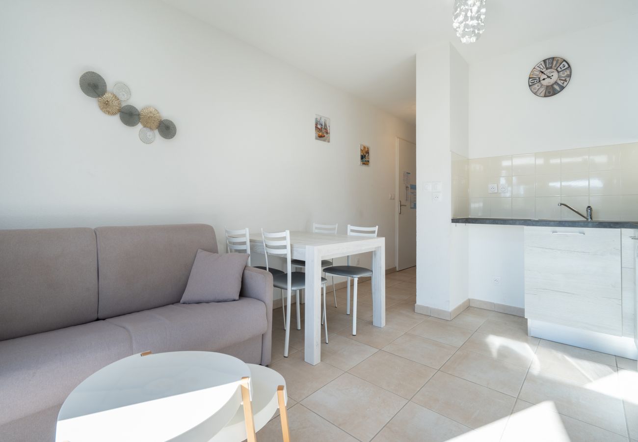 Villa in Sérignan - Bright villa 4 ppl, garden, close to the sea
