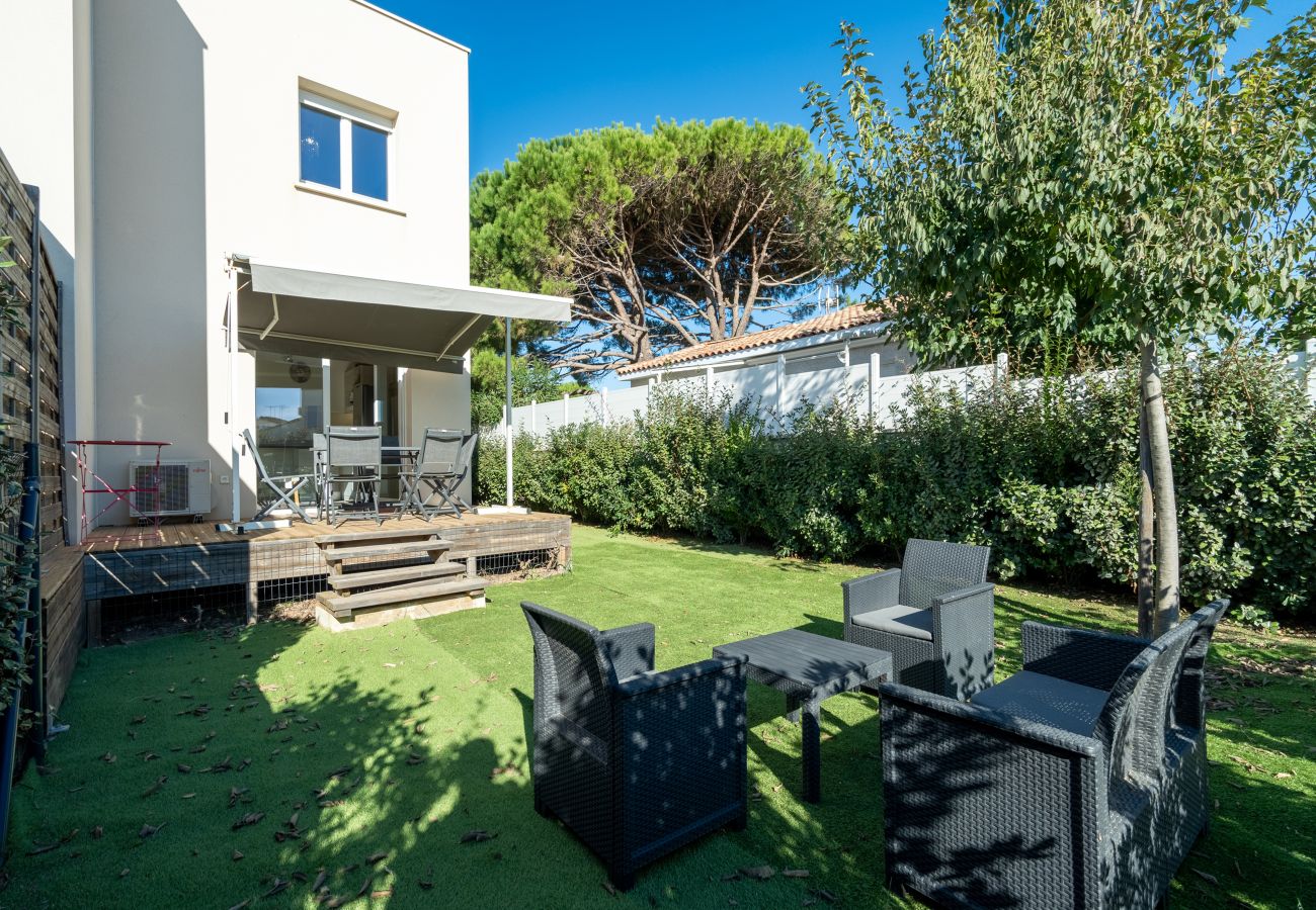 Villa in Sérignan - Bright villa 4 ppl, garden, close to the sea