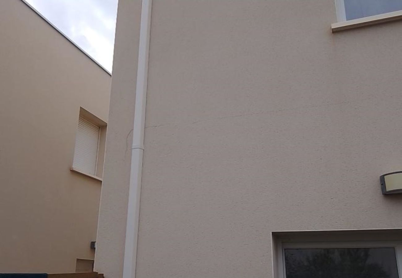 Villa in Sérignan - Bright villa 6 ppl, garden, close to the sea