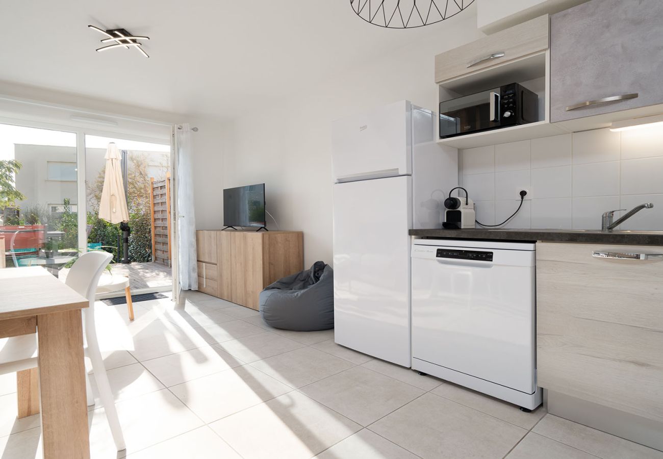 Villa in Sérignan - Air-conditioned villa for 6 pers with garden and swimming pool