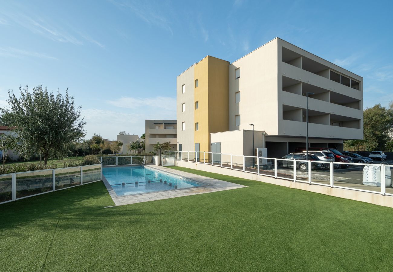 Villa in Sérignan - Air-conditioned villa for 6 pers with garden and swimming pool