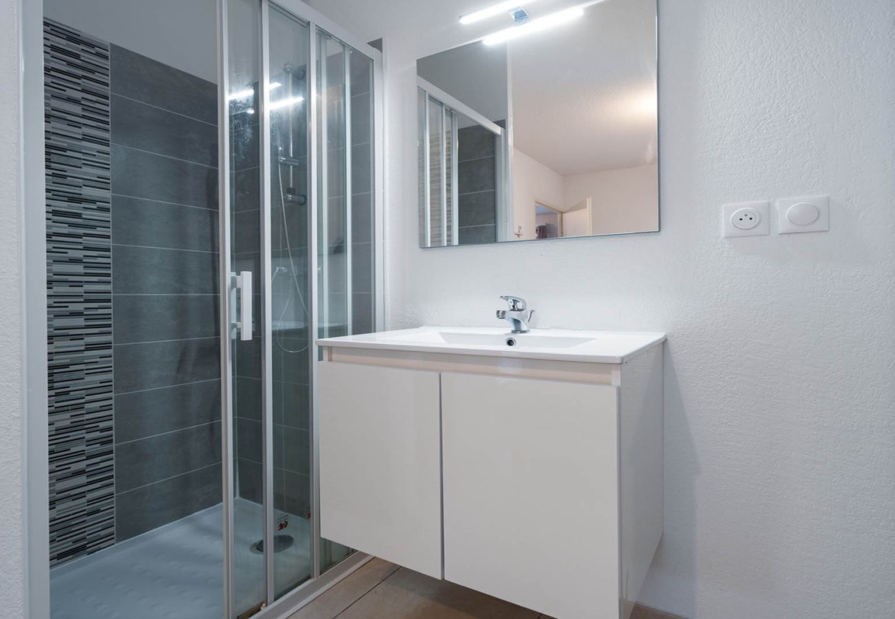 Villa in Sérignan - VILLA 8 Pers with private garden
