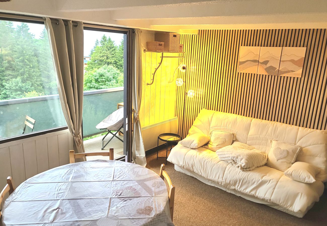 Studio in Chamrousse - Bright apartment for 5 ppl, balcony, close to the slopes