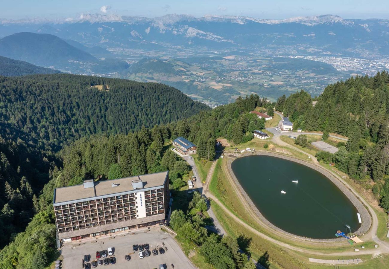Studio in Chamrousse - Bright apartment for 5 ppl, balcony, close to the slopes