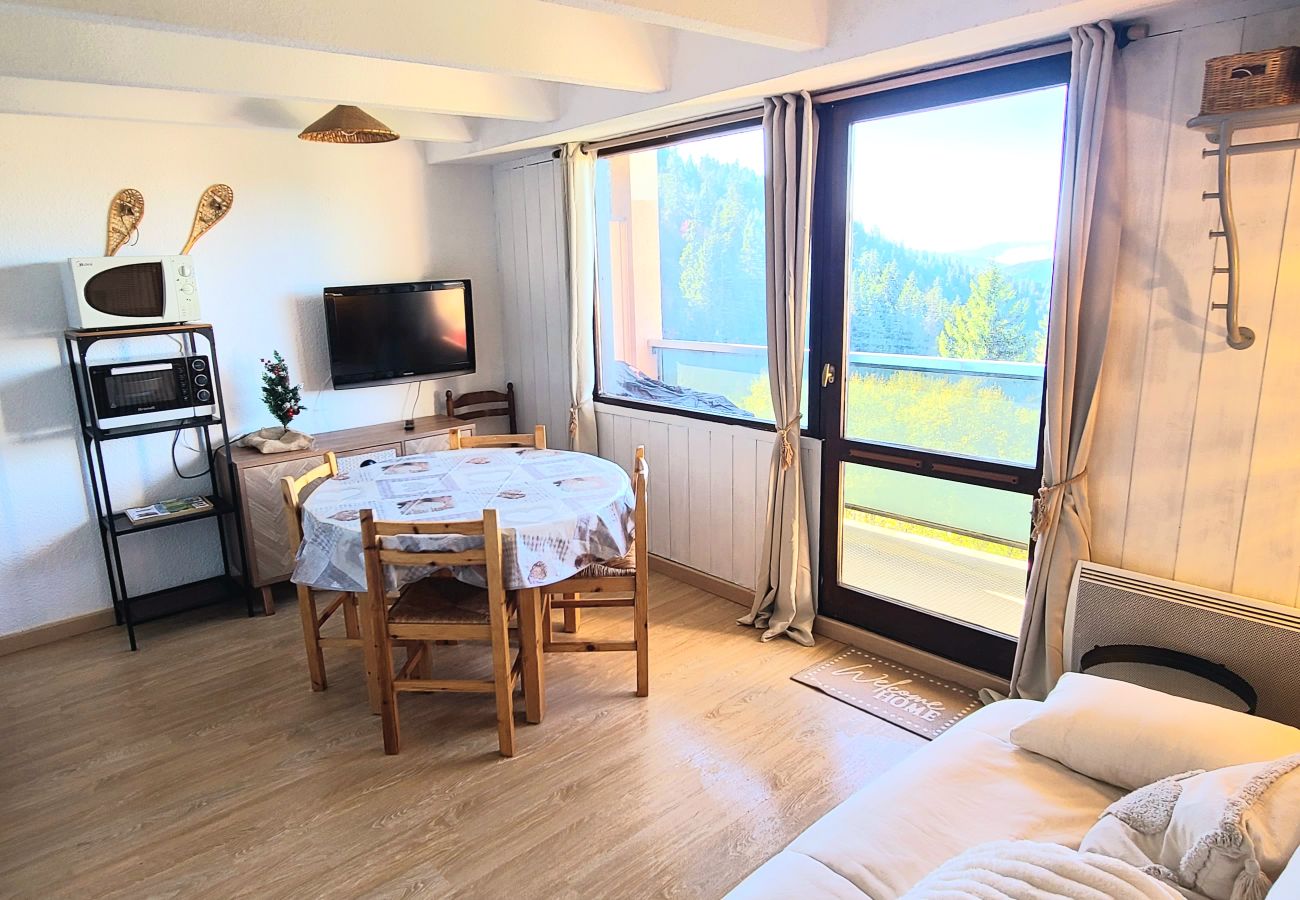 Studio in Chamrousse - Bright apartment for 5 ppl, balcony, close to the slopes