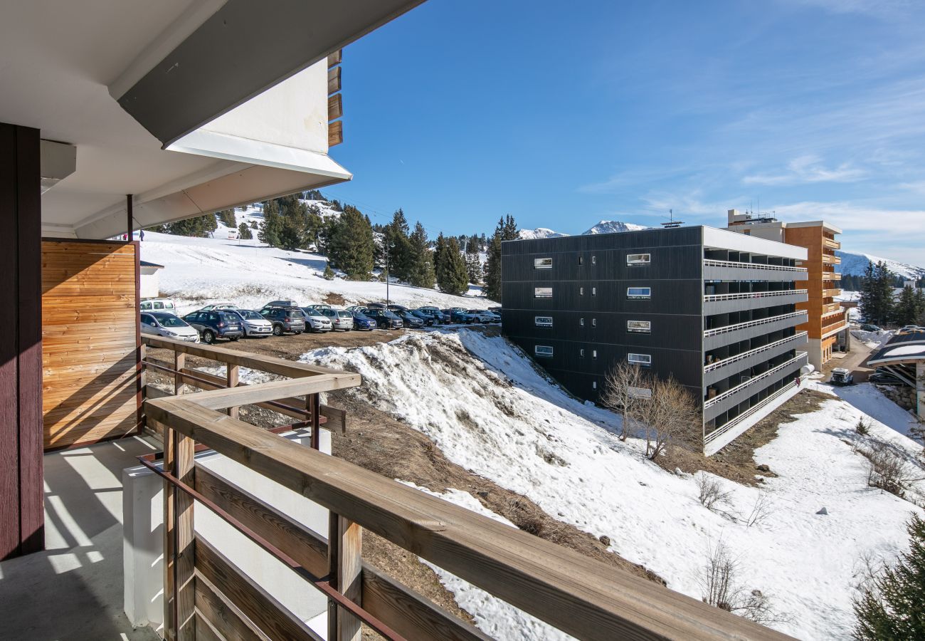 Apartment in Chamrousse - At the foot of the pistes Ground floor apt for 8 pers