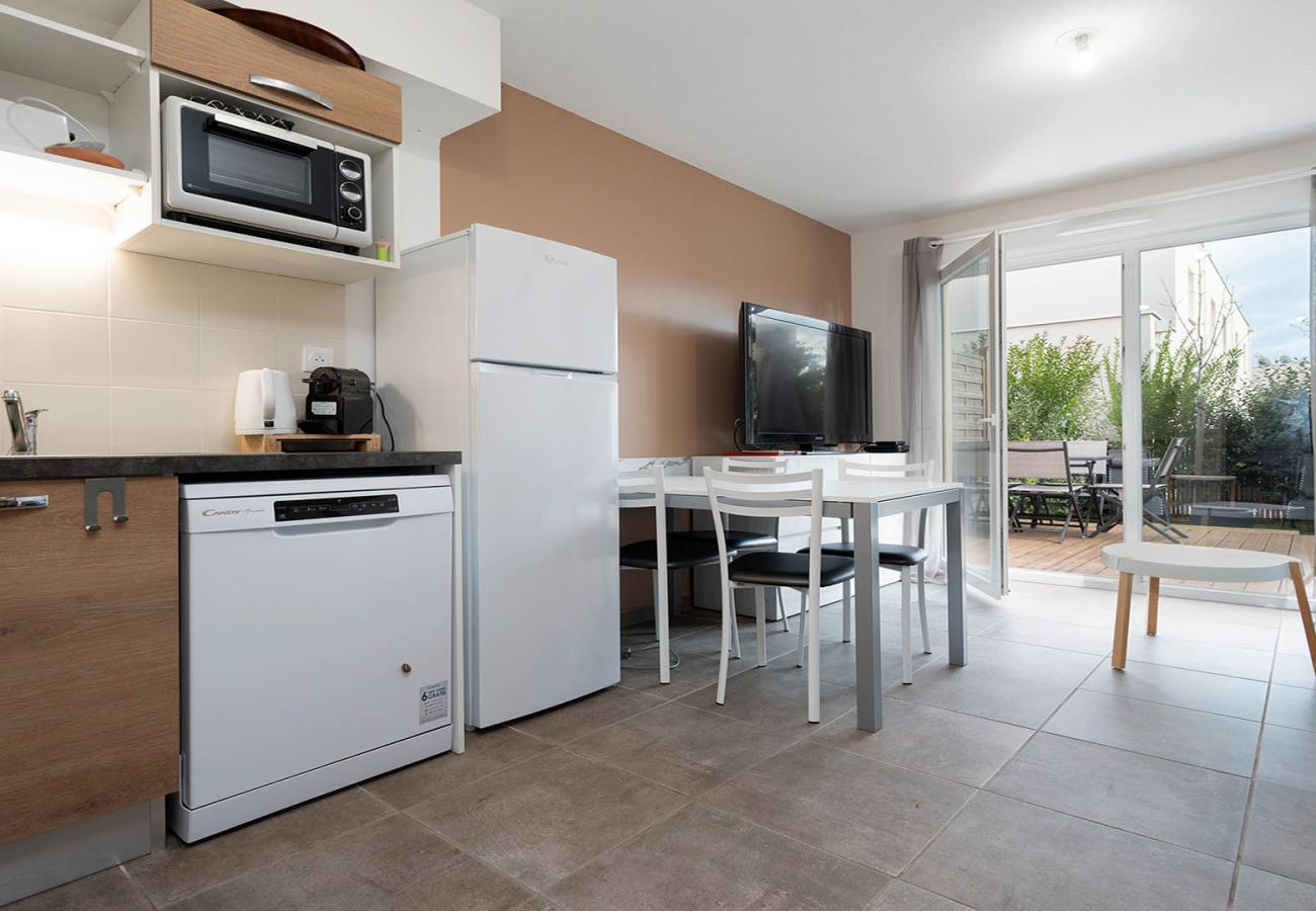 Villa in Sérignan - Villa 6 pers with garden in residence with swimming pool