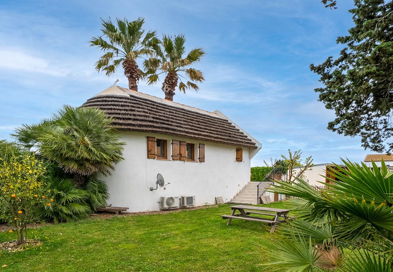 Studio in Le Grau-du-Roi - Mezzanine house for 4 people in a Ranch