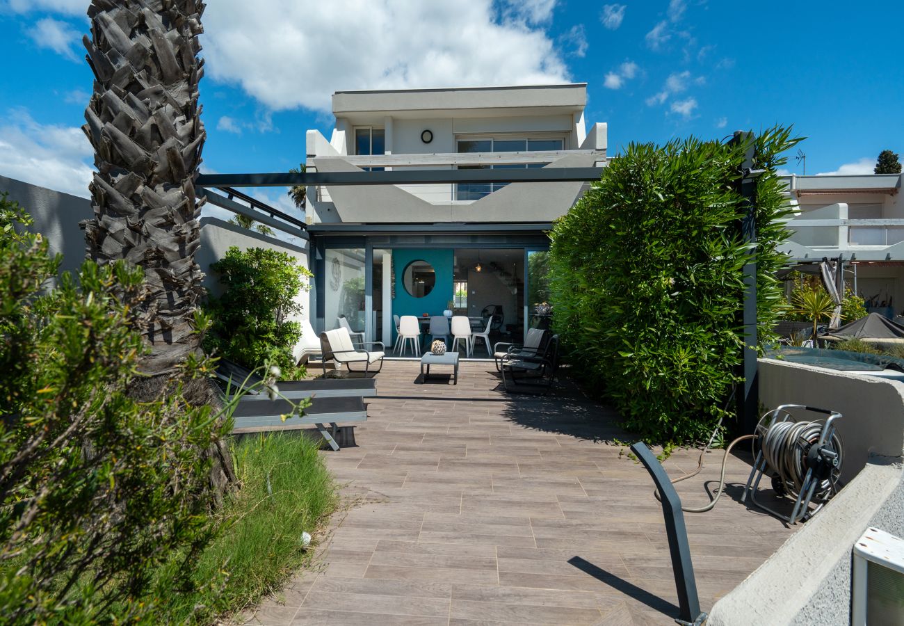 Villa in Le Grau-du-Roi - Villa 6 pers with extra view on the Marina