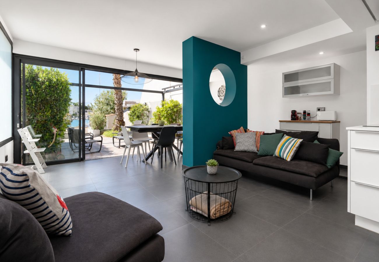 Villa in Le Grau-du-Roi - Air-conditioned south-facing villa for 8 people in the heart of La Marina