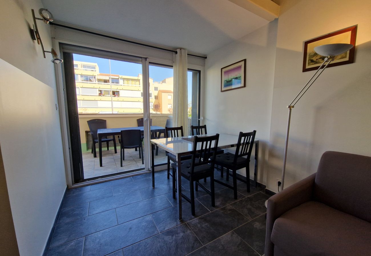 Apartment in Le Grau-du-Roi - apartment 4pers, terrace, near the sea