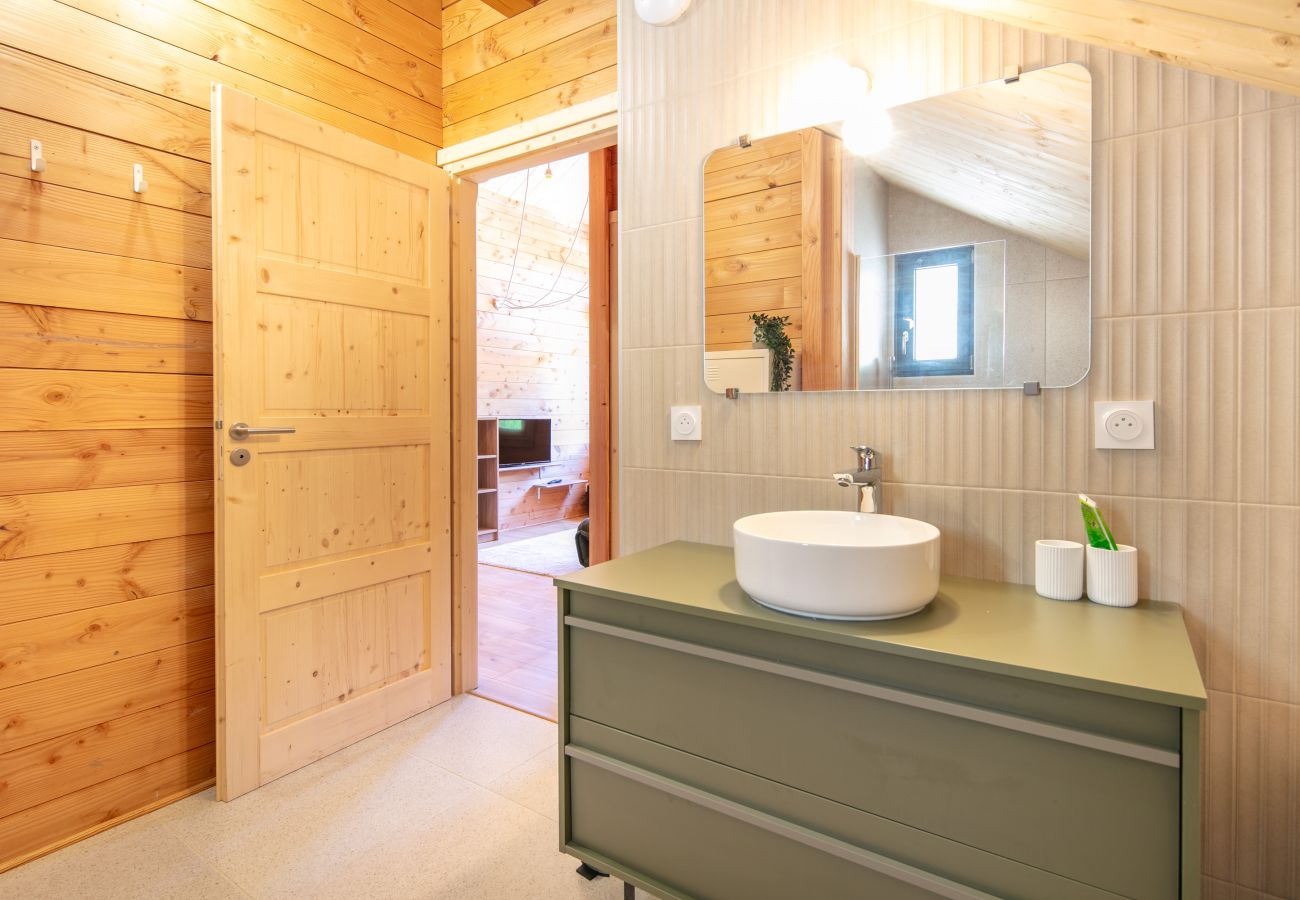 Chalet in Saint-Jean-d´Arves - Detached chalet, terrace, mountain view