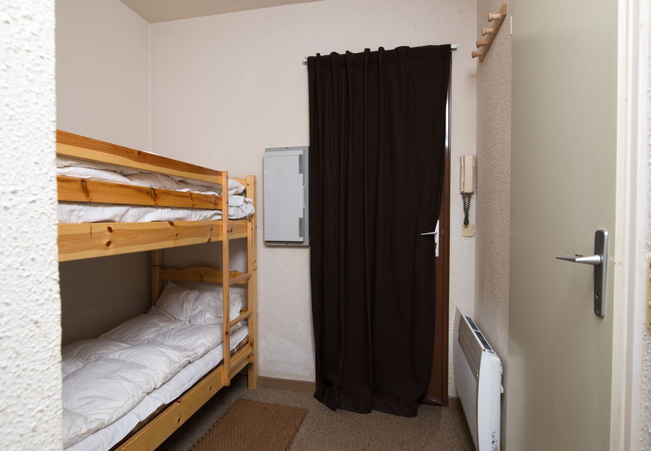 Studio in Allos - Charming cabin studio, sleeps 4/6, in the mountains