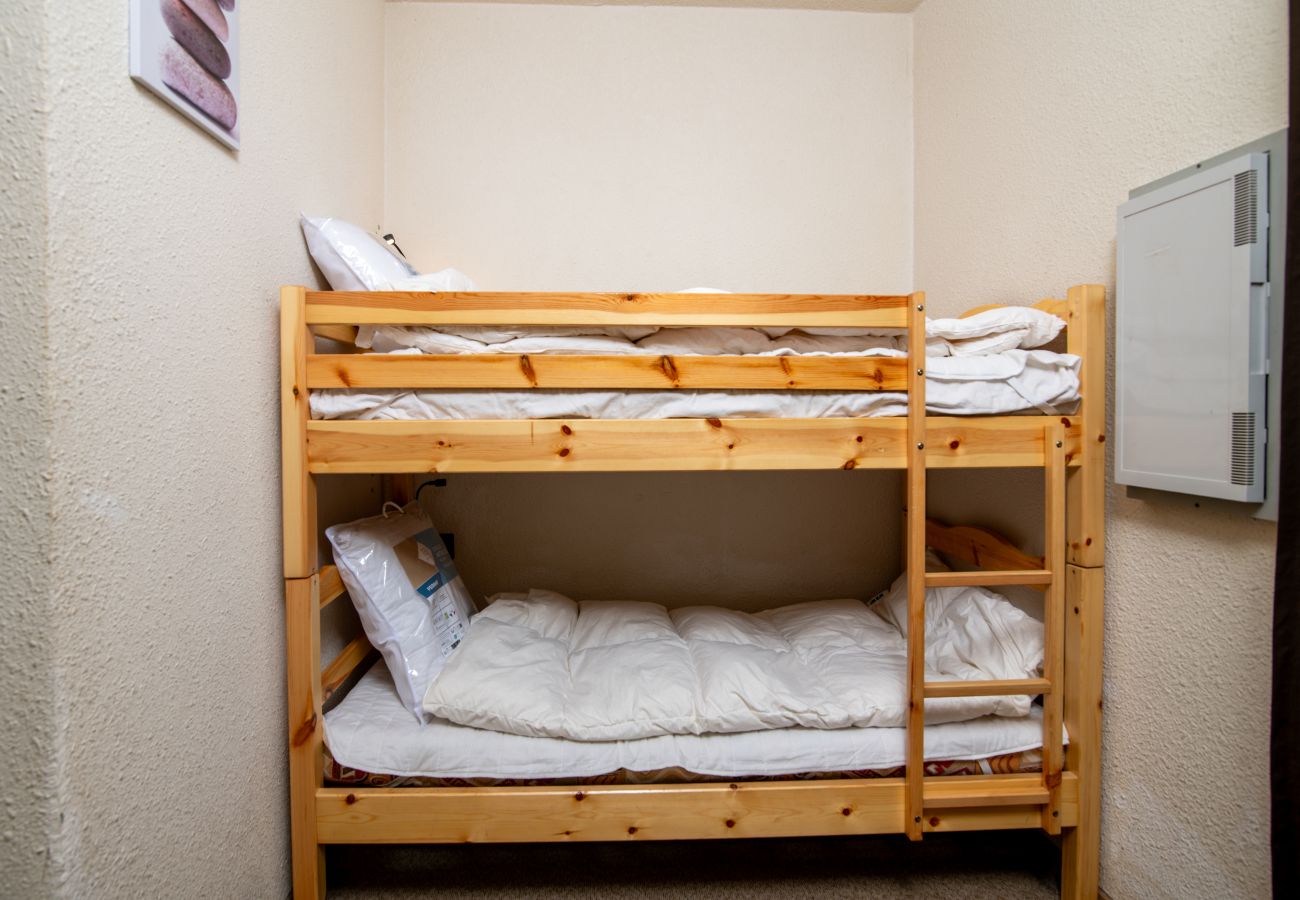 Studio in Allos - Charming cabin studio, sleeps 4/6, in the mountains