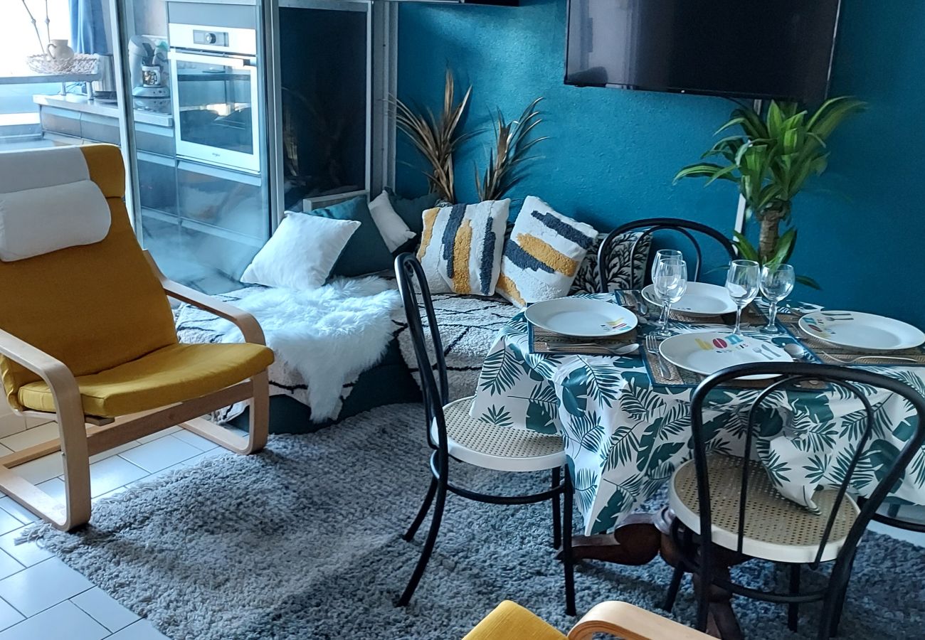 Apartment in Le Grau-du-Roi - Nice Apt with pool near the sea