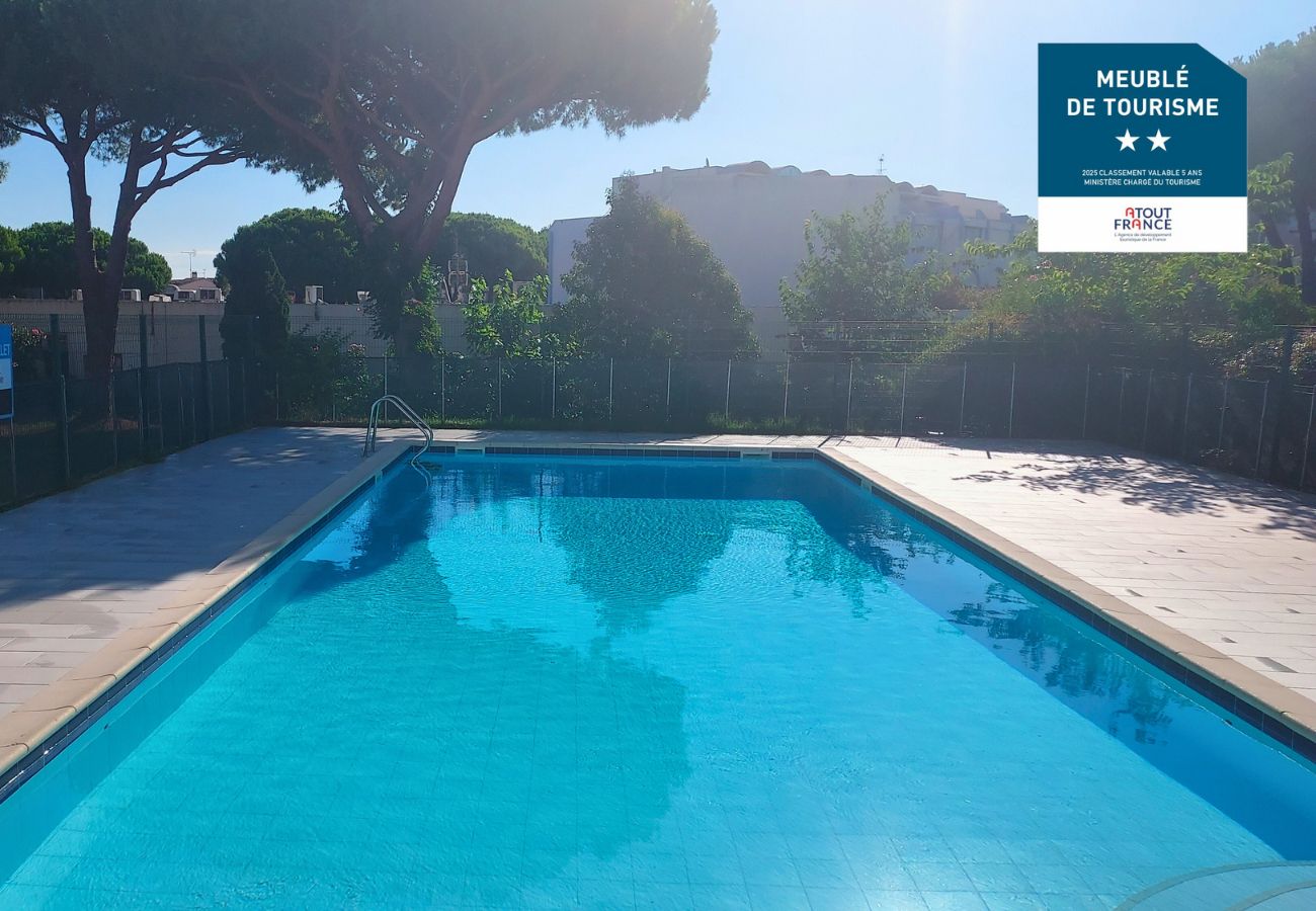 Apartment in Le Grau-du-Roi - Nice Apt with pool near the sea