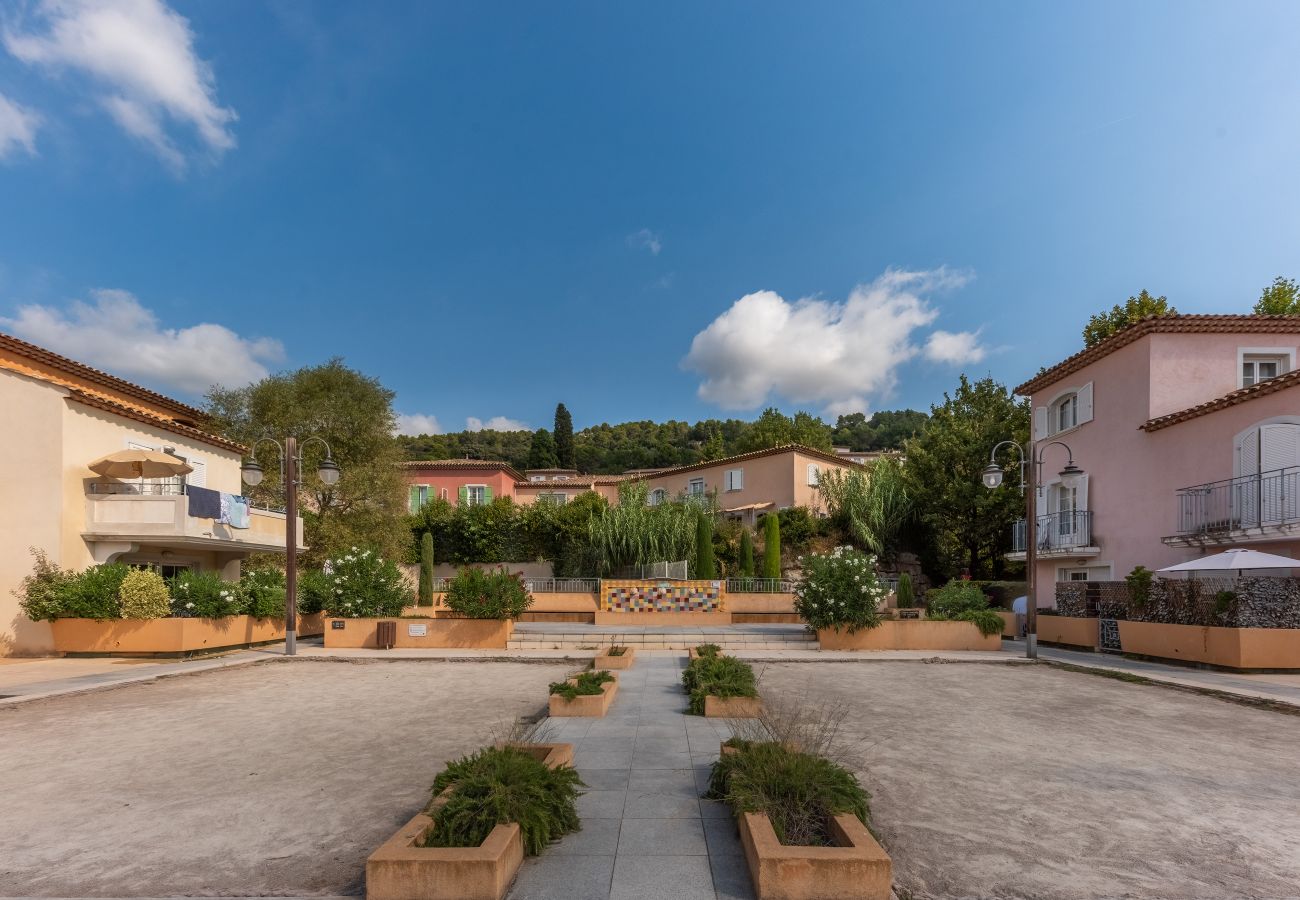 Studio in Callian - Nice Studio 2 Pers pool view