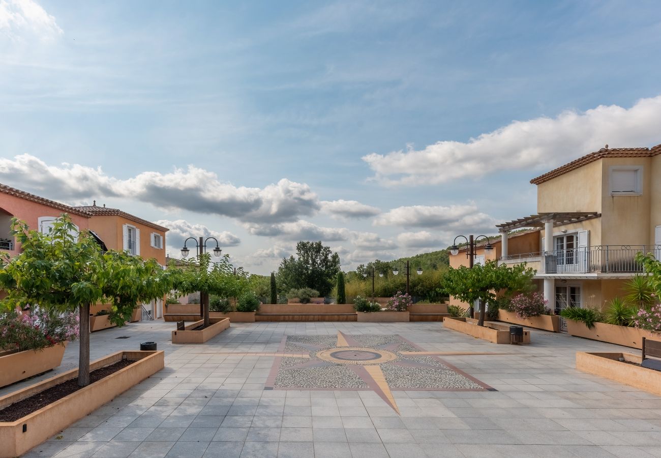 Studio in Callian - Nice Studio 2 Pers pool view