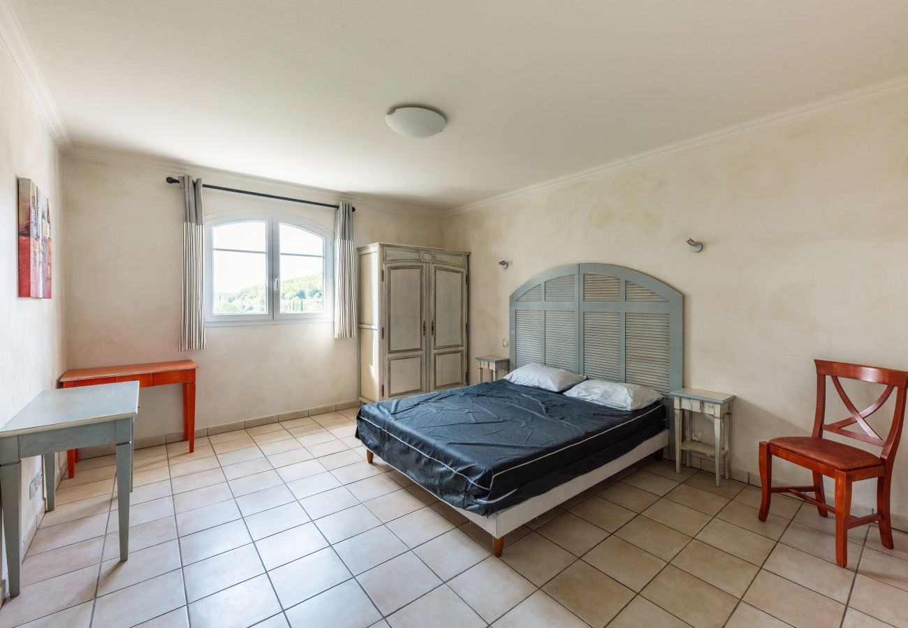 Apartment in Callian - Nice Apt 8 pers with pool view