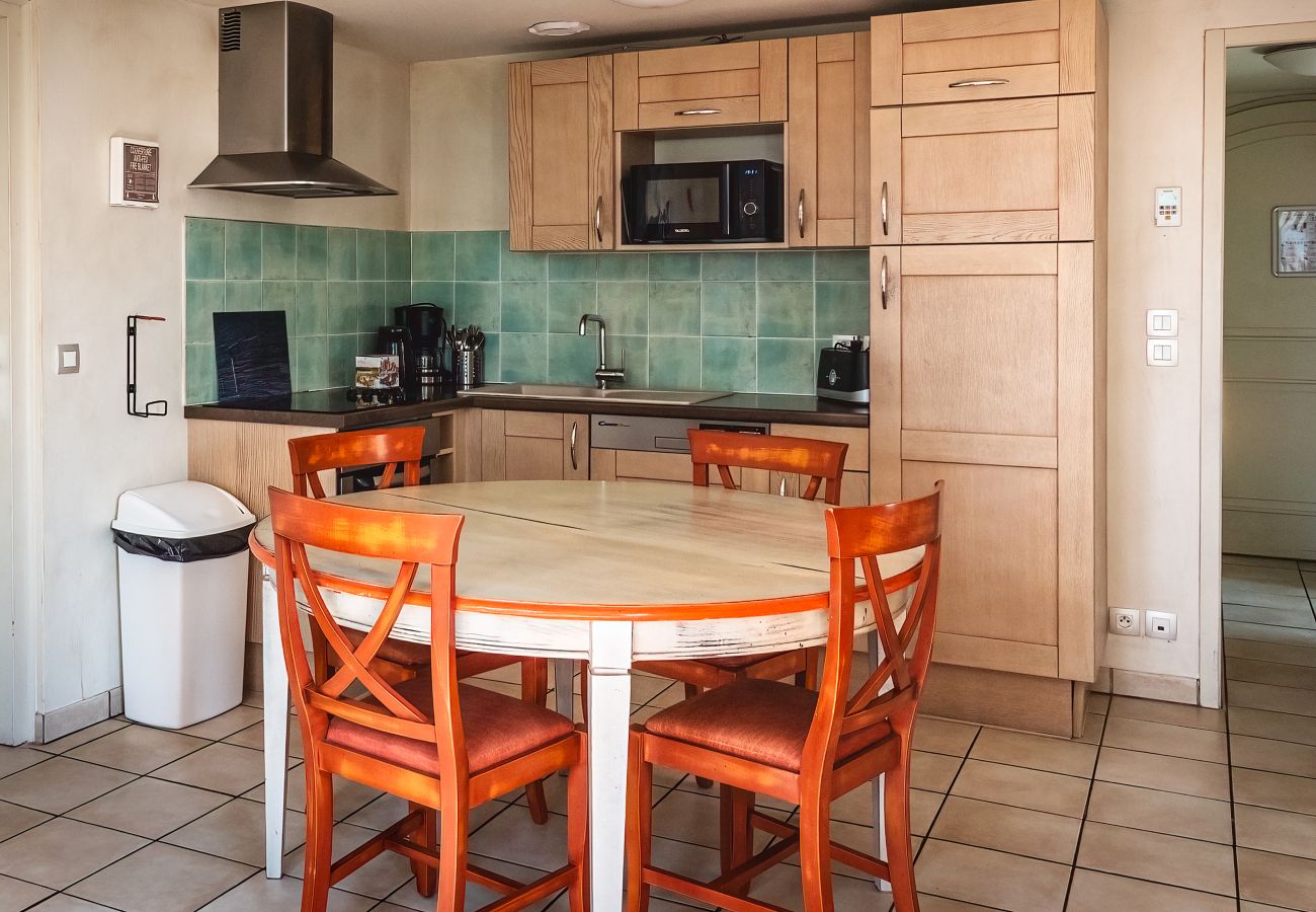 Apartment in Callian - Nice Apt 8 pers with pool view