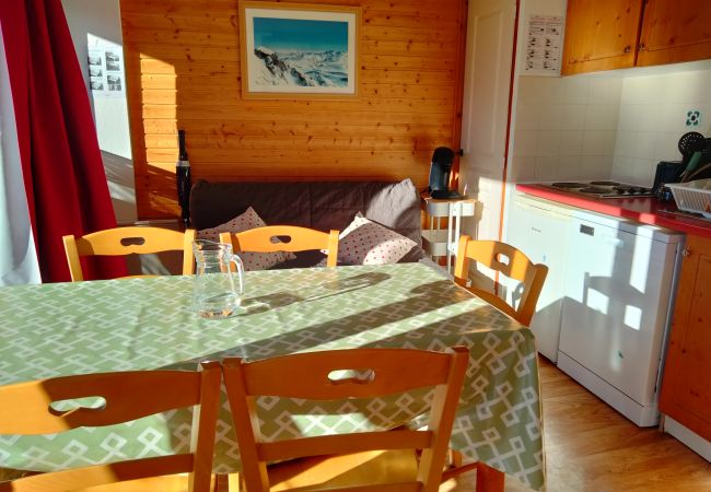 Apartment in Chamrousse - Nice Apt for 6Pers Ski-in Ski-out