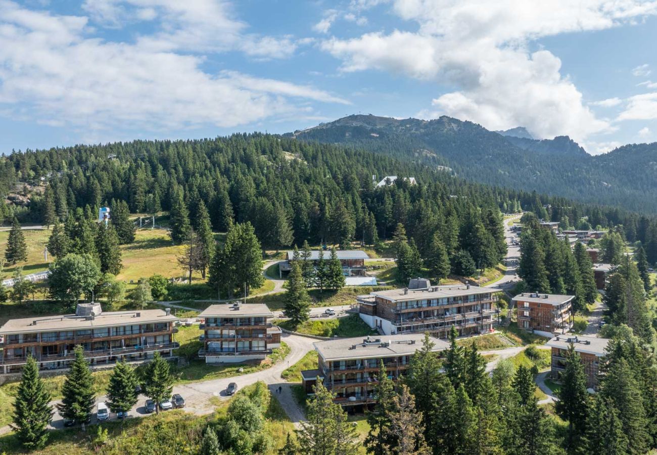 Apartment in Chamrousse - Nice Apt for 6Pers Ski-in Ski-out