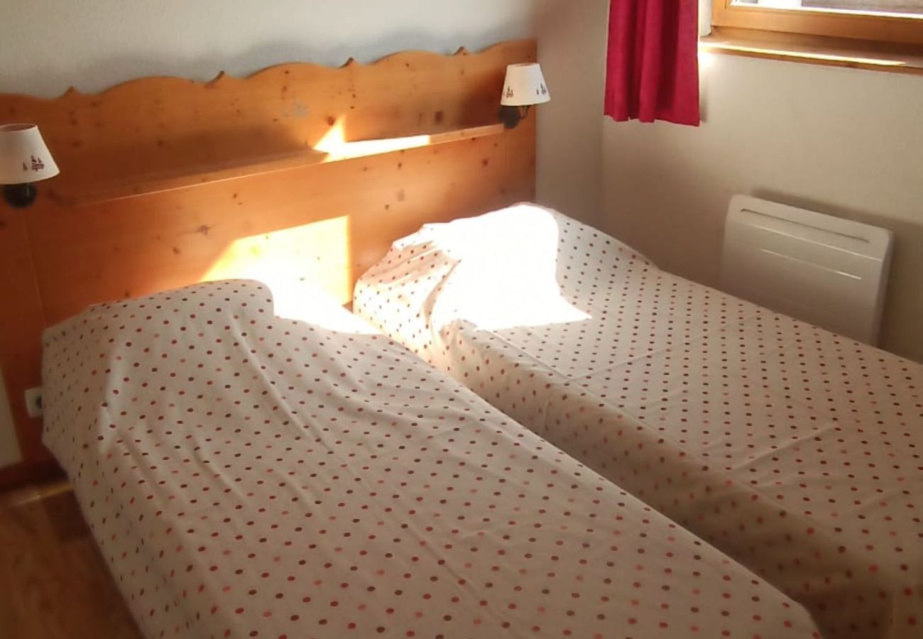 Apartment in Chamrousse - Nice Apt for 6Pers Ski-in Ski-out