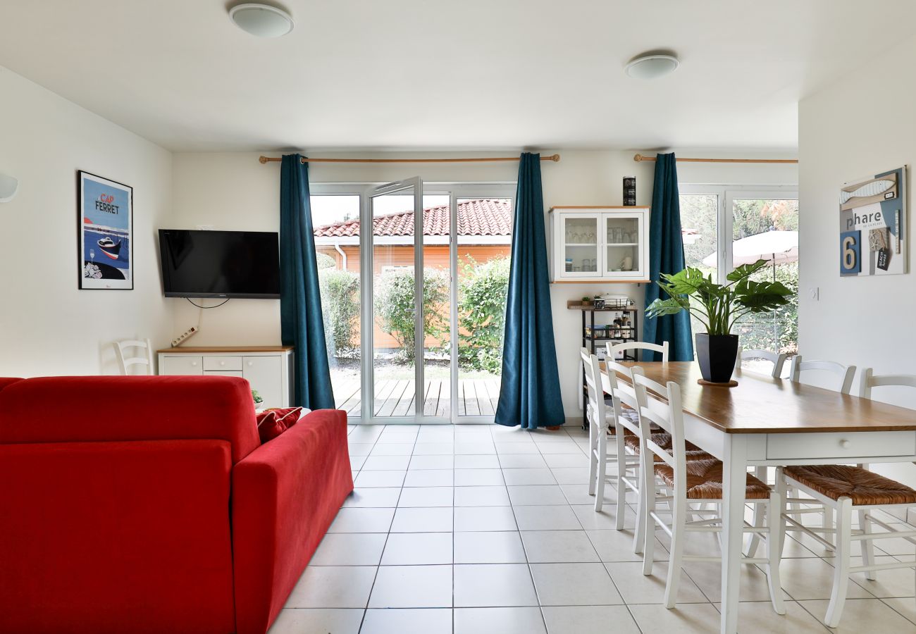 Villa in Parentis-en-Born - Lovely bright villa for 8 people