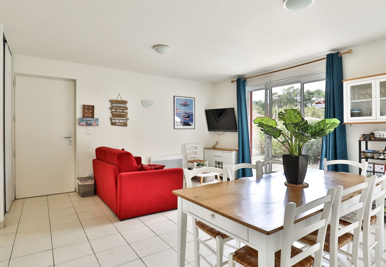 Villa in Parentis-en-Born - Lovely bright villa for 8 people